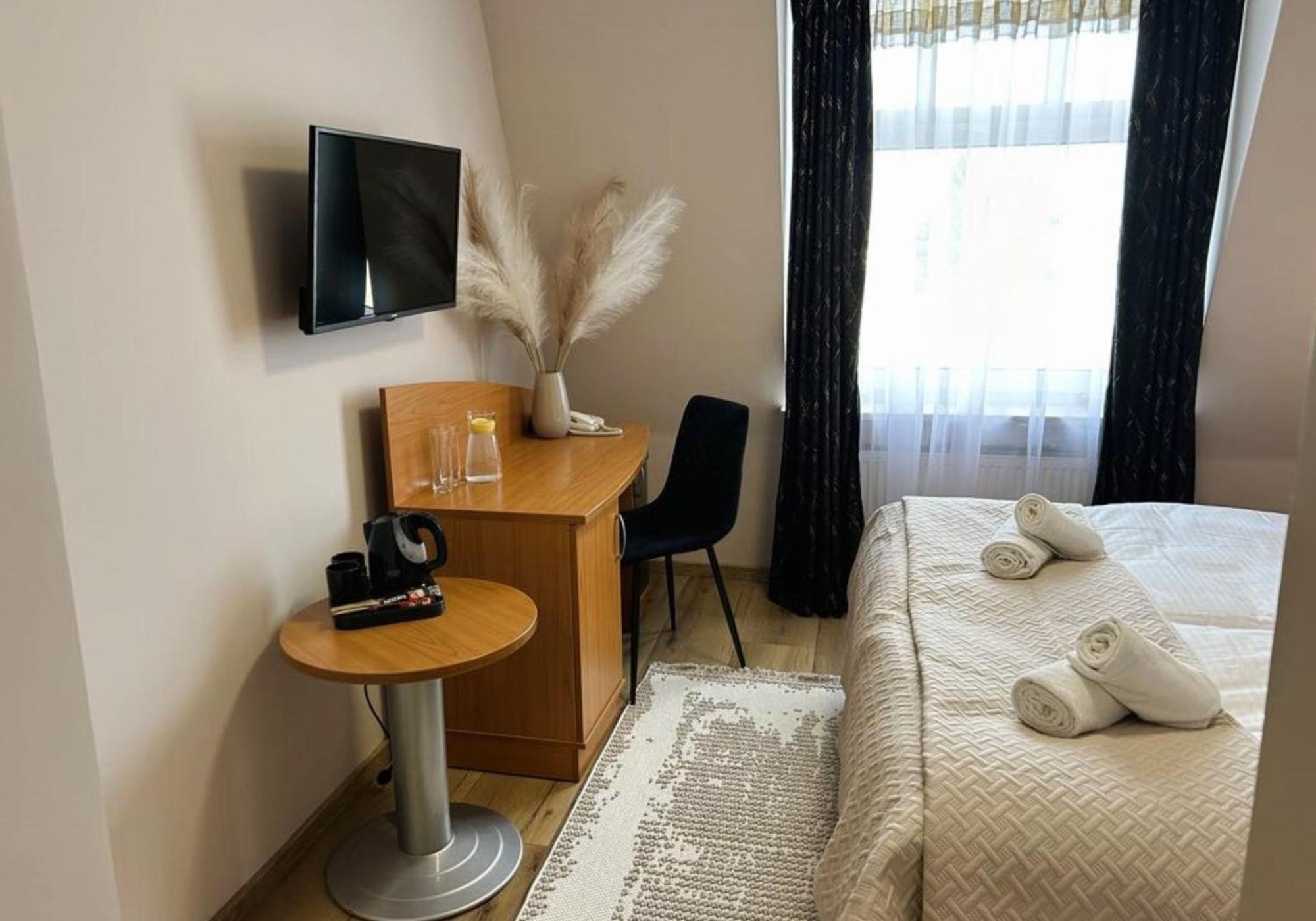 Motel Petro Torzym Eksteriør billede