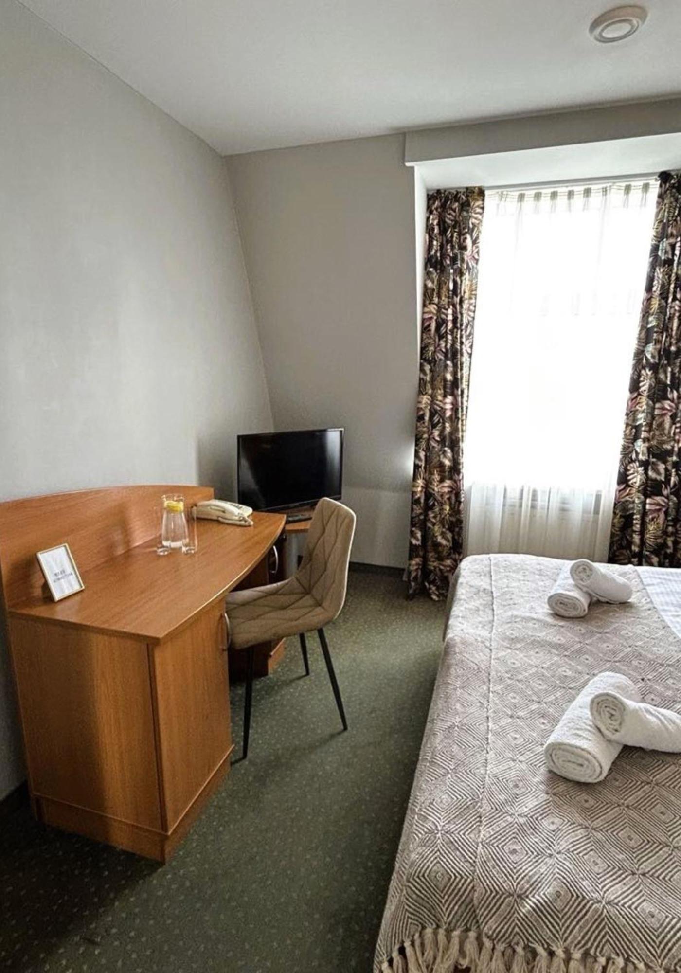 Motel Petro Torzym Eksteriør billede